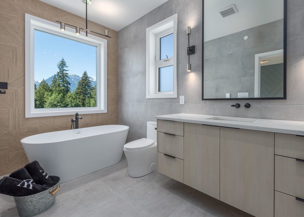 listing image 1106805440394095689