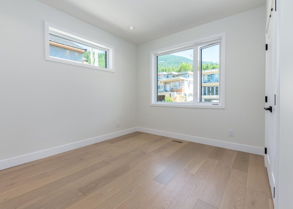 listing image 1104531262179832477