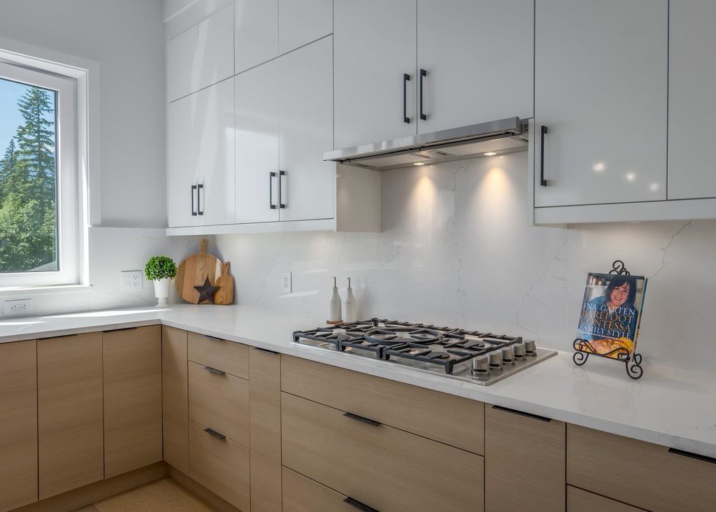 listing image 1104376040694502533