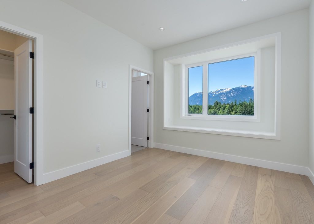 listing image 1102453439441320102