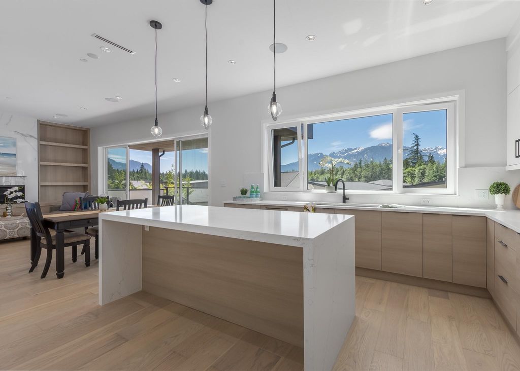 listing image 1109555191807452497