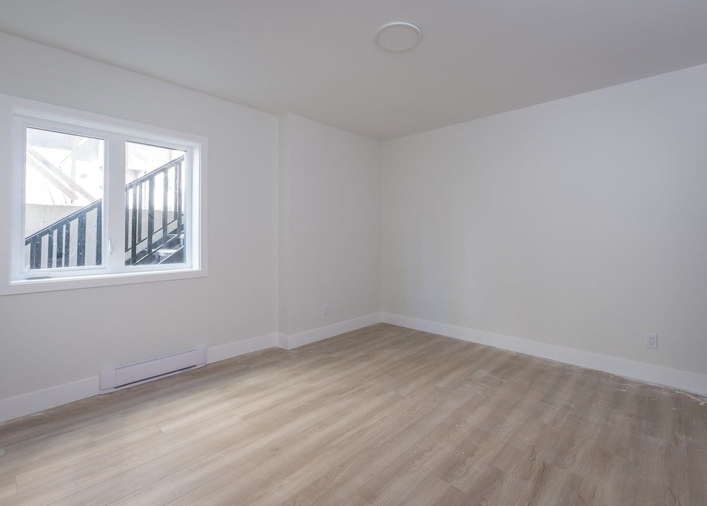 listing image 1102609471799445009
