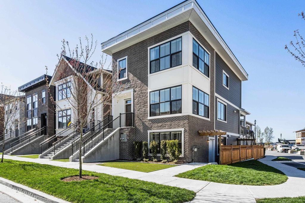 Photo of 7103 Copperwood Street, Chilliwack, BC V2R 6M8 (MLS # R3104326)