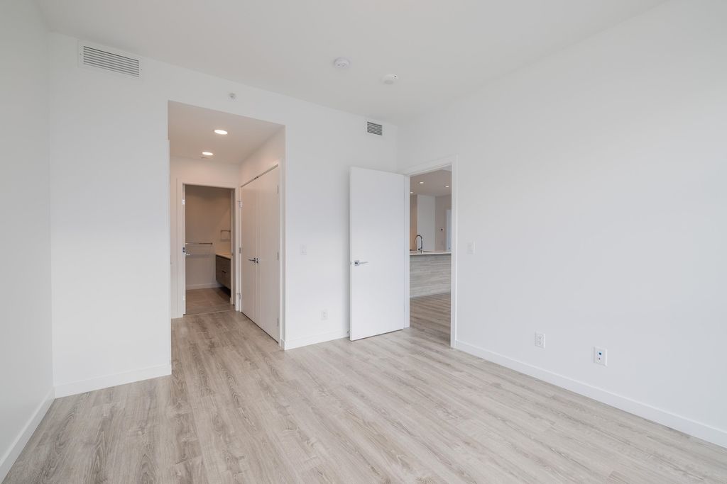listing image 1102045584470321820