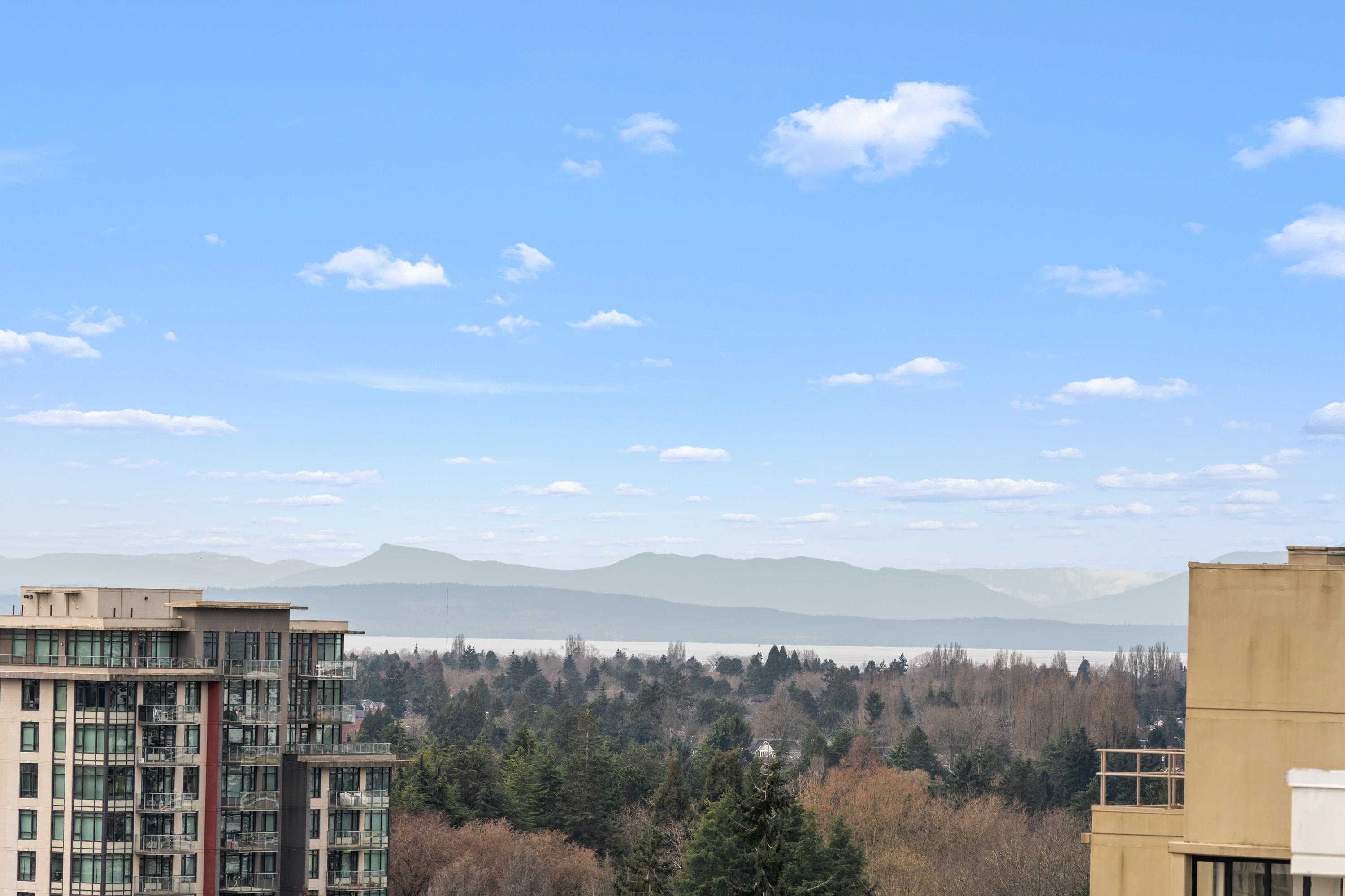 7988 Ackroyd Road PH6