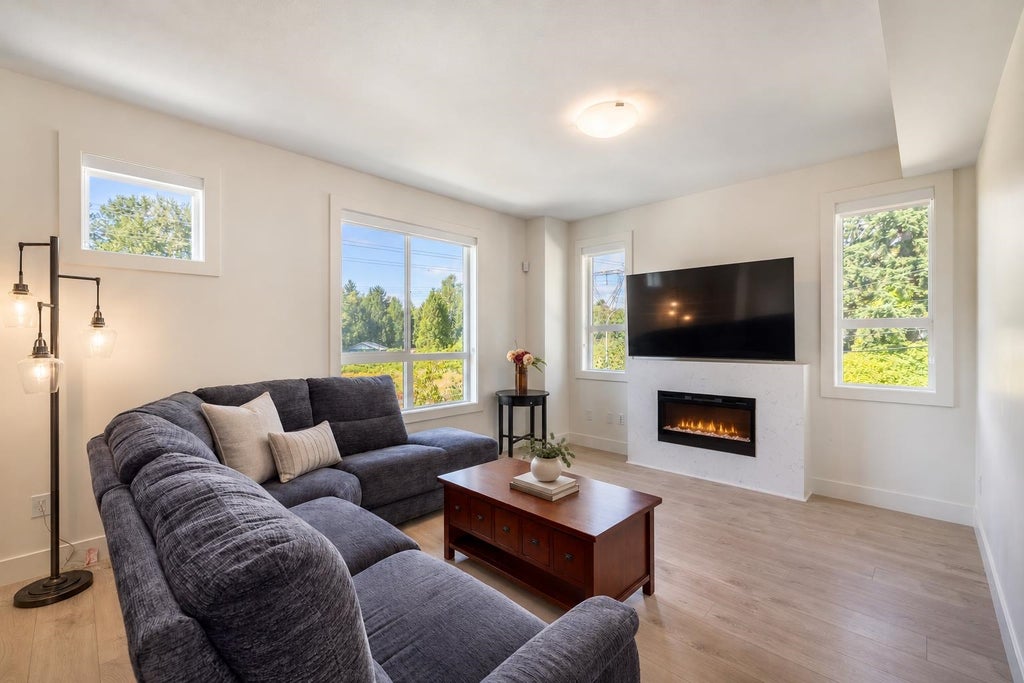 Photo of 16561 17a Avenue #28, Surrey, BC V3Z 1J3 (MLS # R3171200)