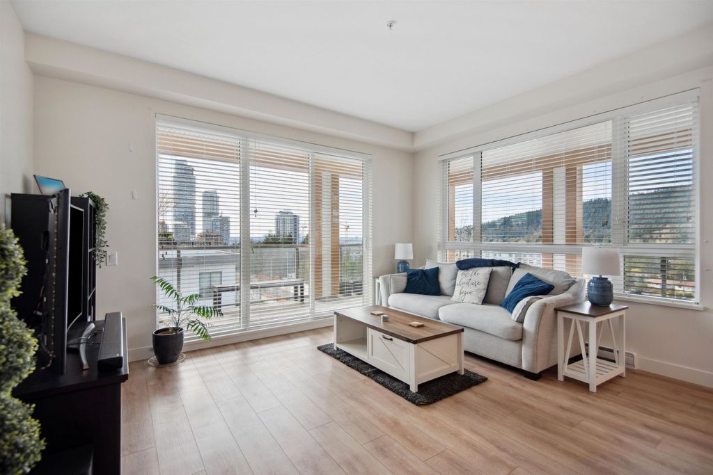 listing image 1104608007053219912