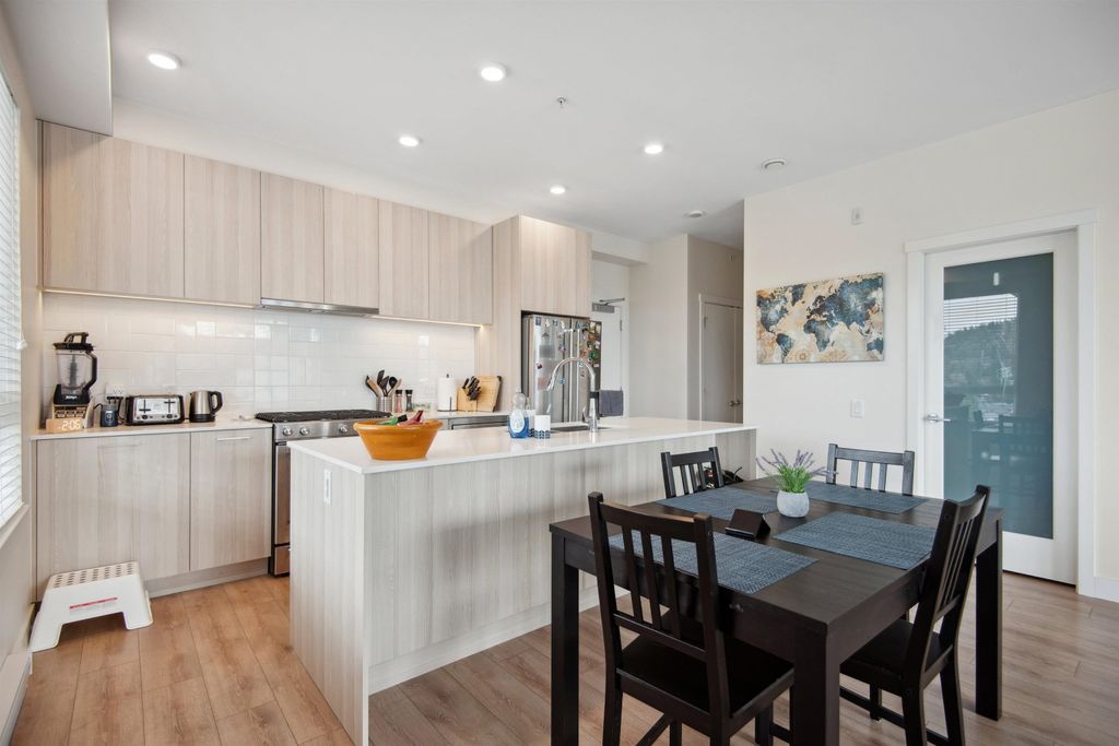 listing image 1101623733299679436