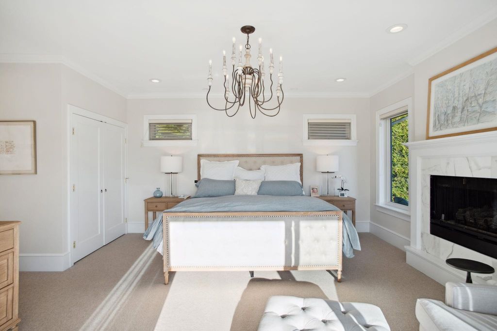 listing image 1101912266757404350