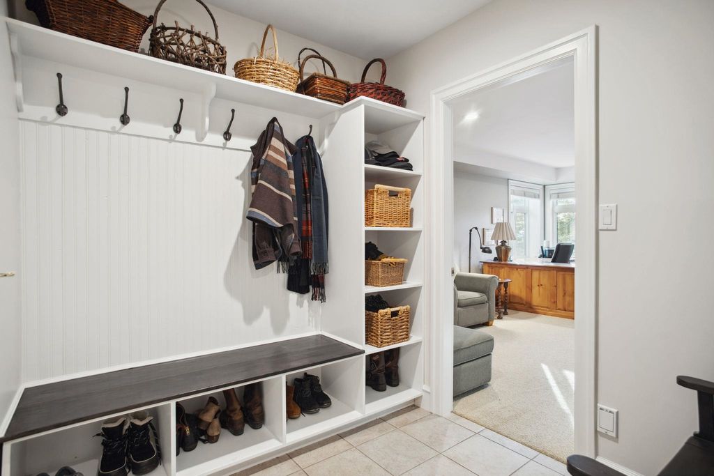 listing image 1100994733967523937