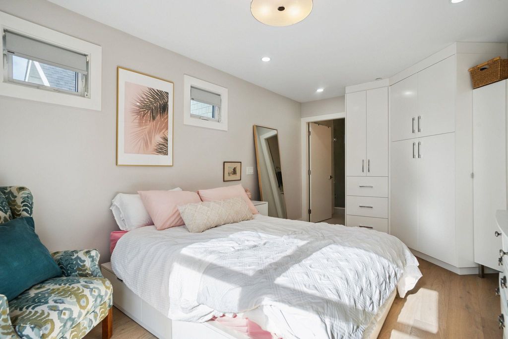 listing image 1104018183298038780