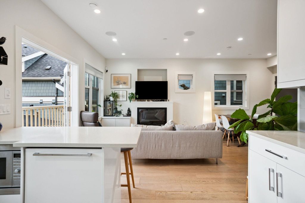 listing image 1108957259652547643