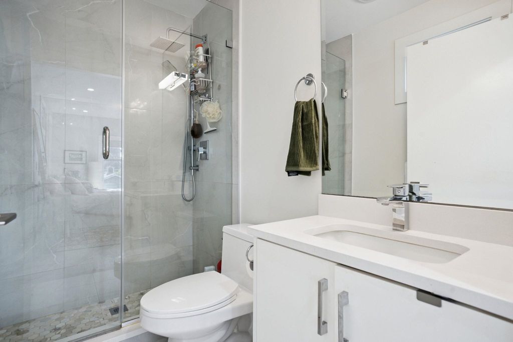 listing image 1102252190662979704