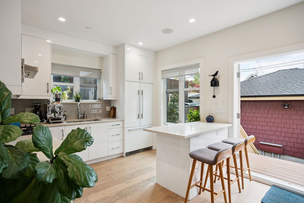 listing image 1105796185244451528