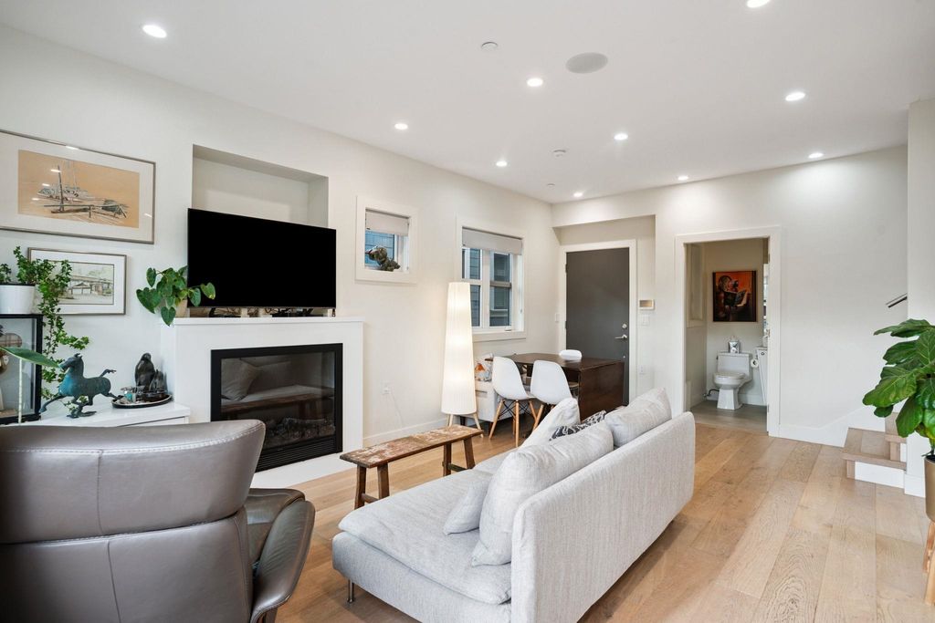 listing image 1103788353244043760