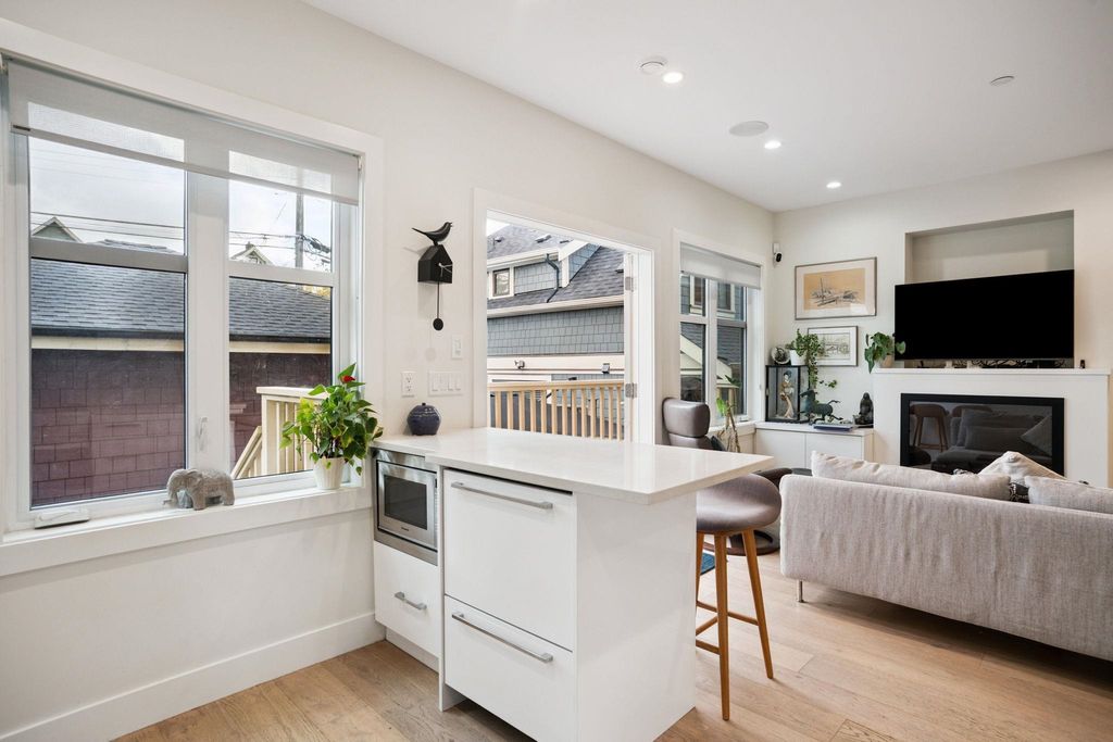 listing image 1100282839943257118