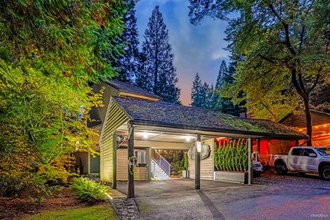 867 Frederick Road North Vancouver BC V7K 2Y5