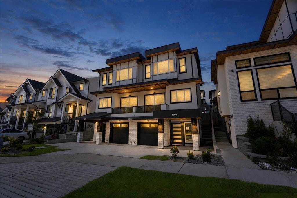 Photo of 16631 18 Avenue #102, Surrey, BC V3Z 9X5 (MLS # R3151993)