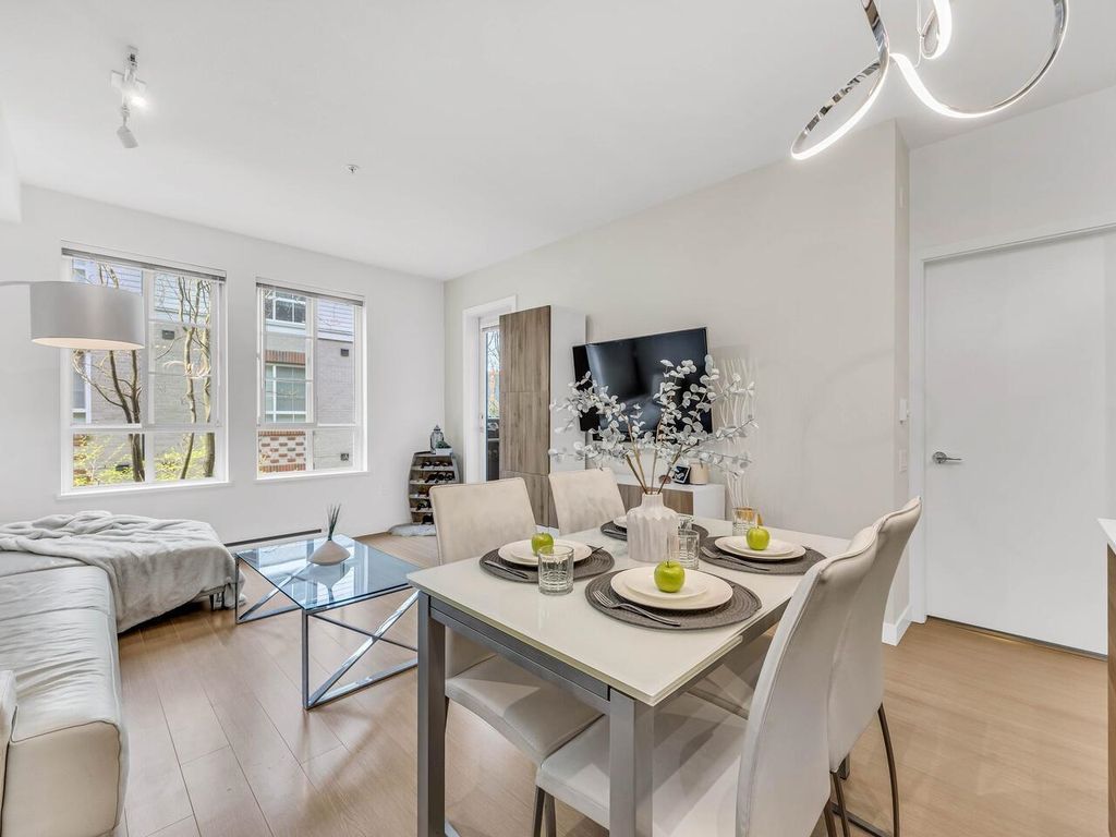listing image 1104272570322138565