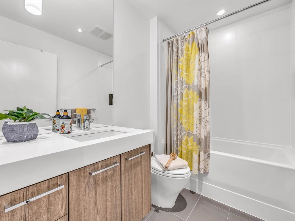 listing image 1100898408817866938