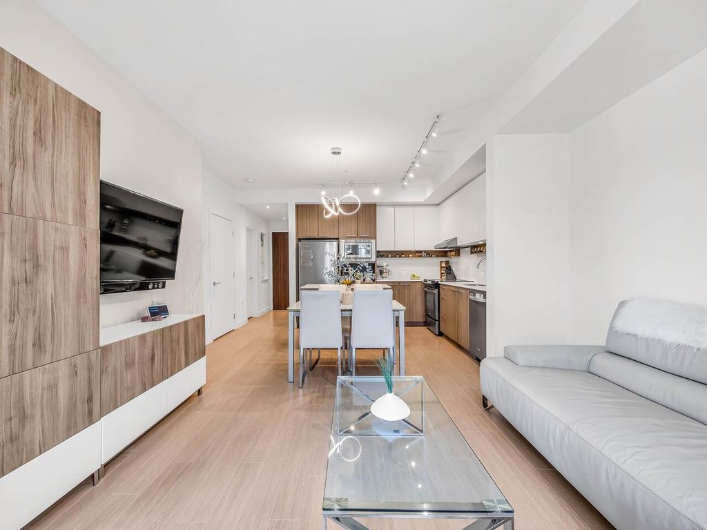 listing image 1106461346567455425