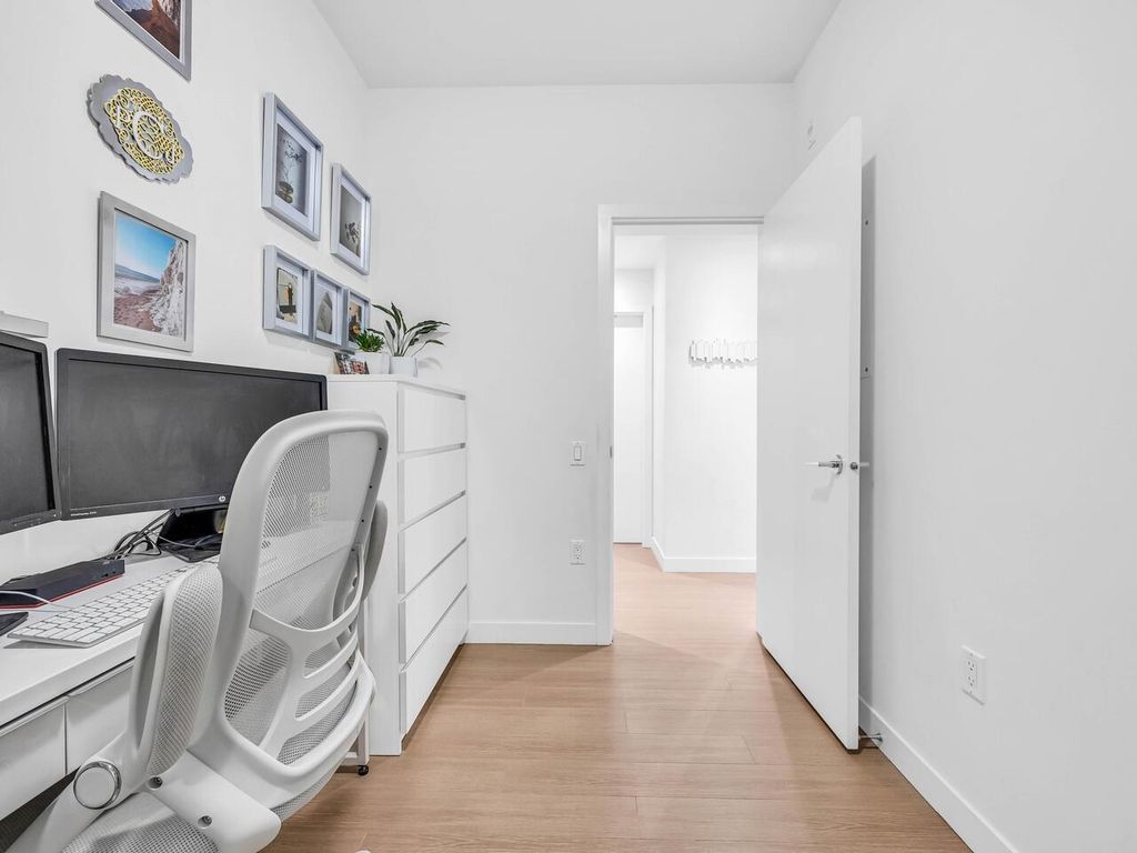 listing image 1106306521272663357