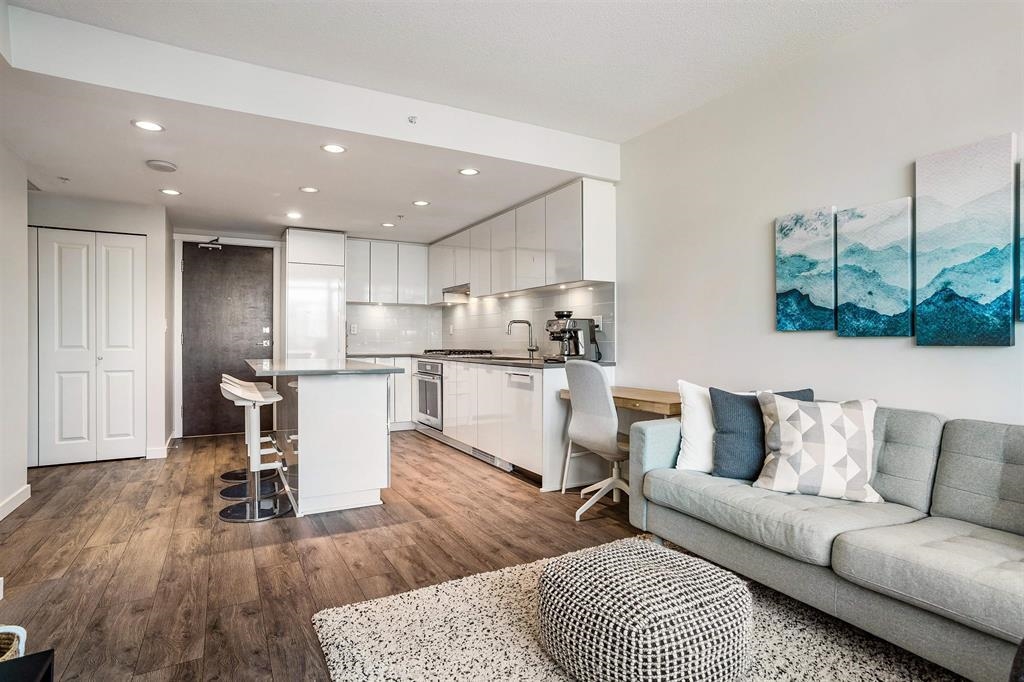 2388 Madison Avenue 810