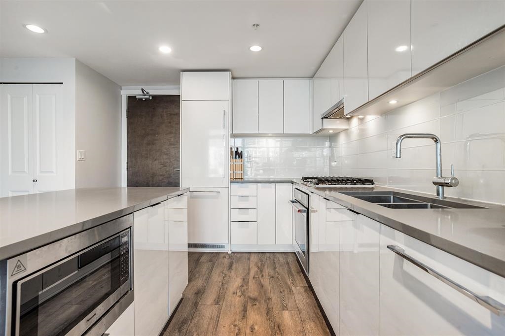 2388 Madison Avenue 810