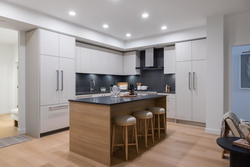 listing image 1100304455896665468
