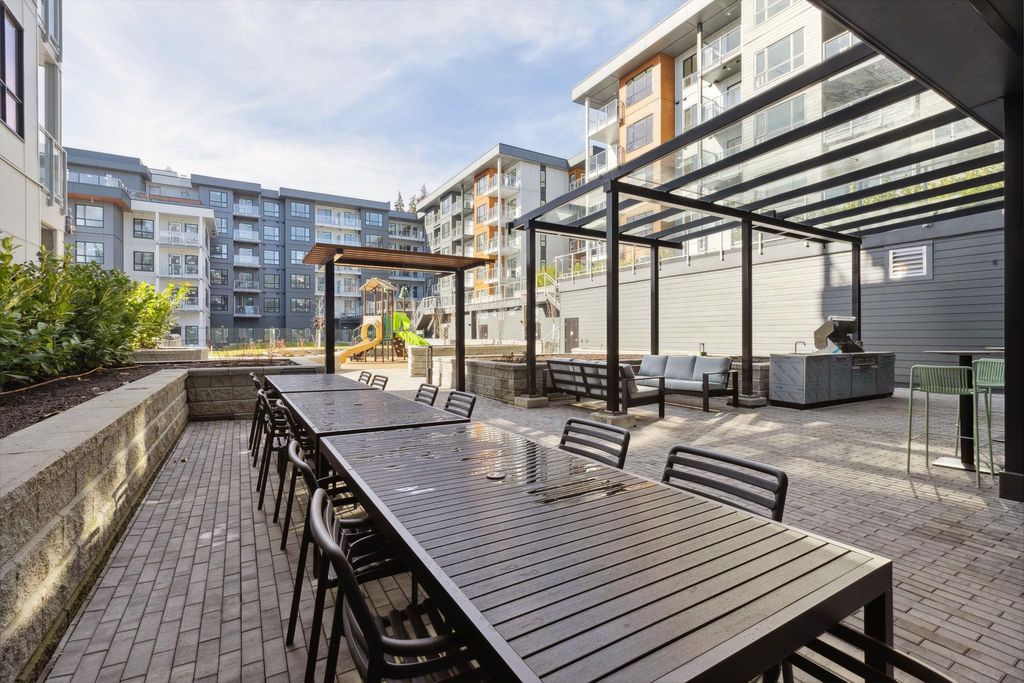 listing image 1106765844239980221