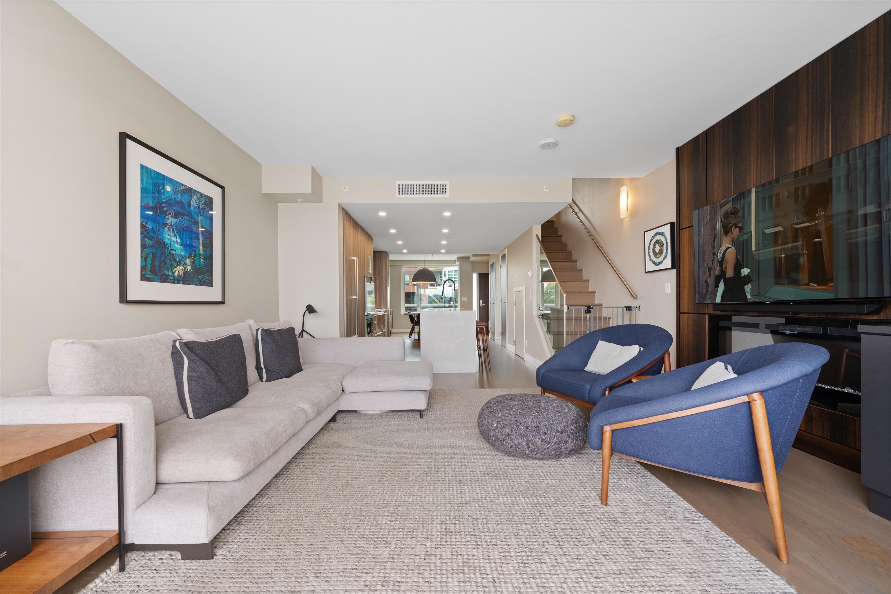 210 Salter Street TH210