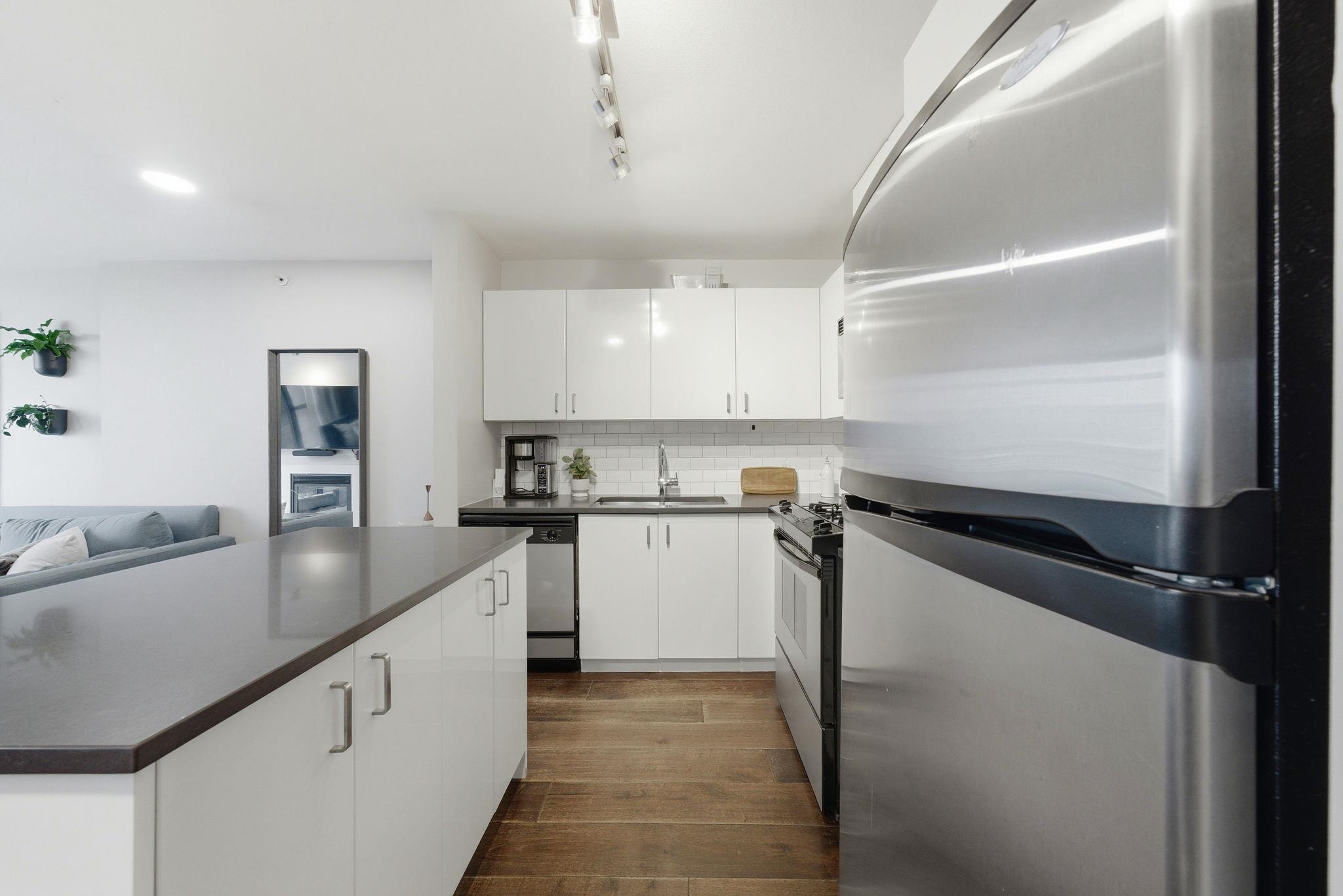 155 W 1st Street 405