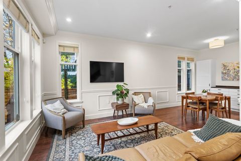 4463 Welwyn Street Vancouver BC V5N 3Z3