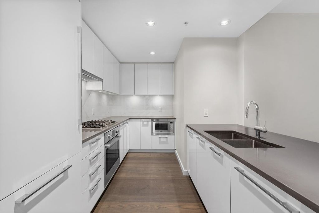 listing image 1104154396390469946