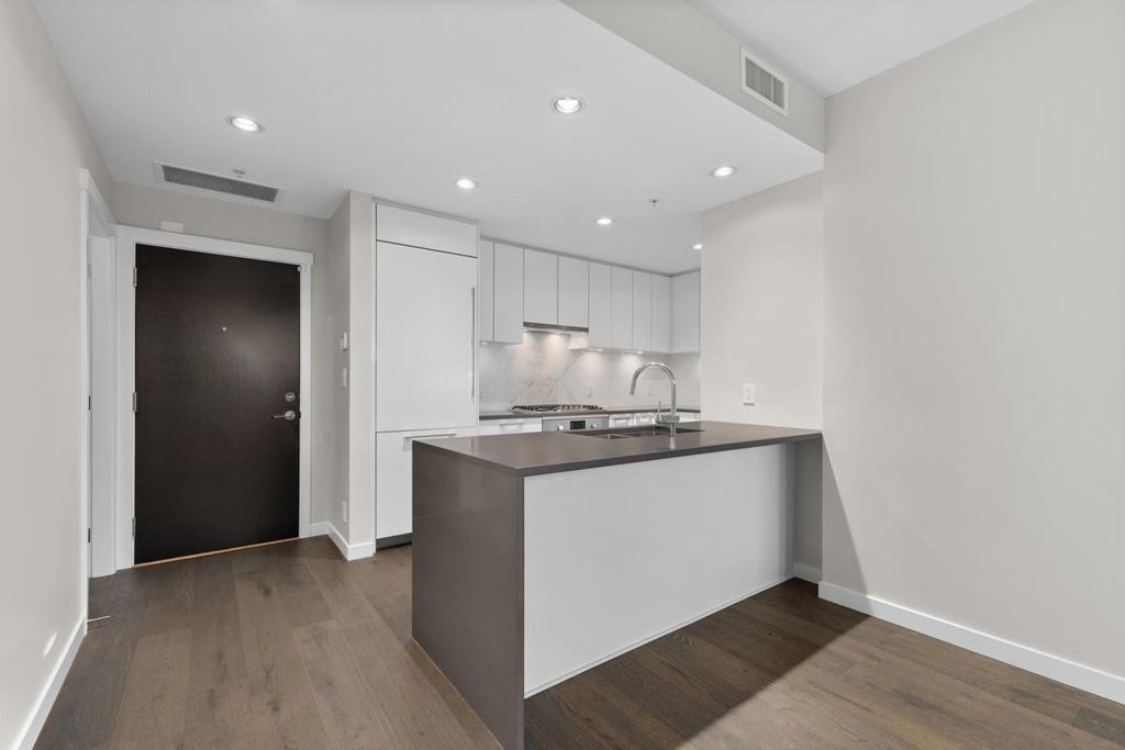 listing image 1107508402271401669