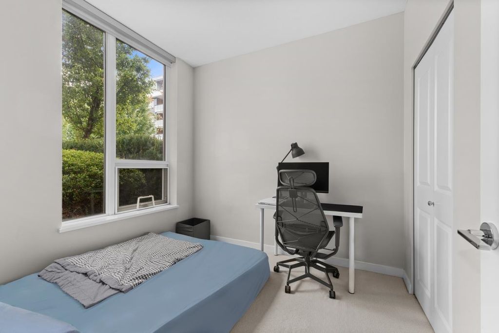 listing image 1104747038102413954