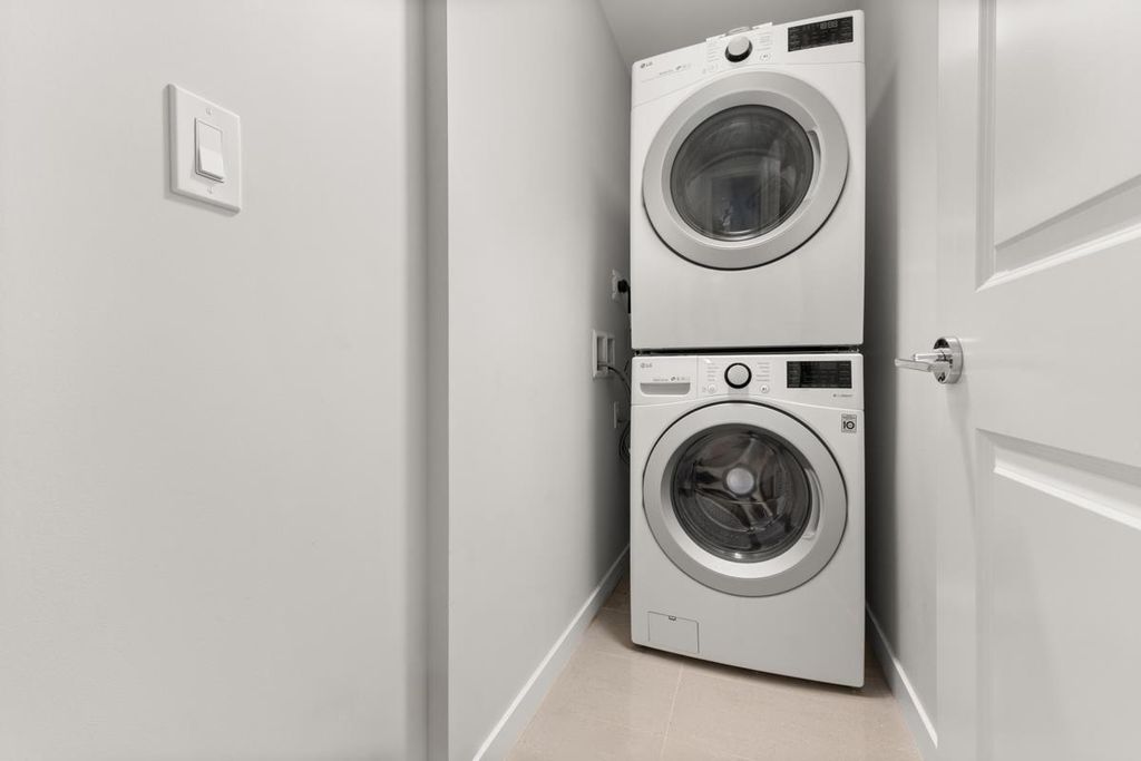 listing image 1101516307672328185