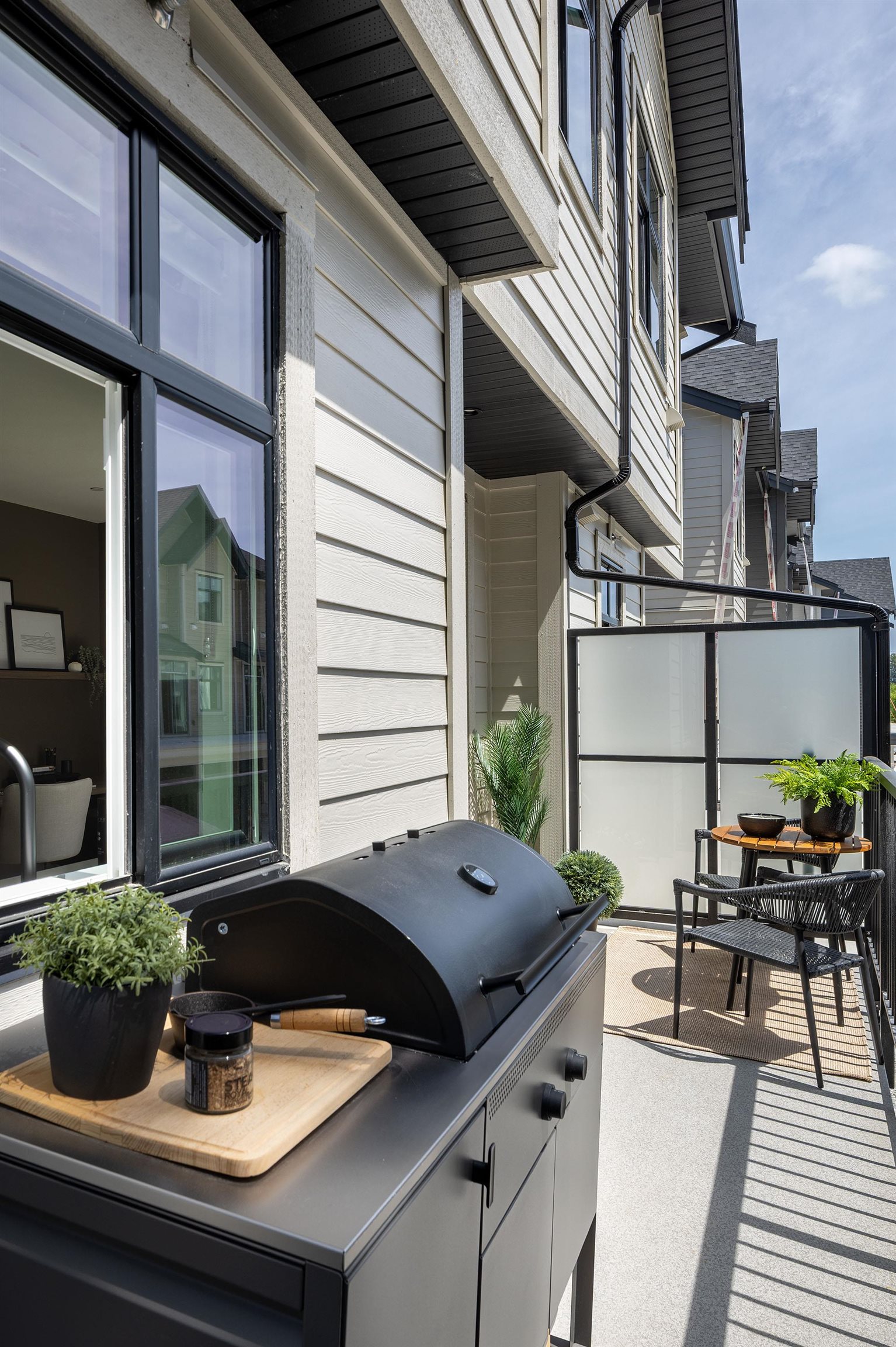 2150 Rindall Avenue 3