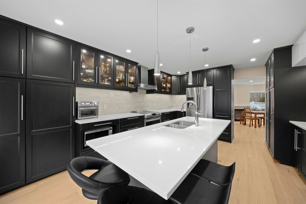 listing image 1100174293951918489