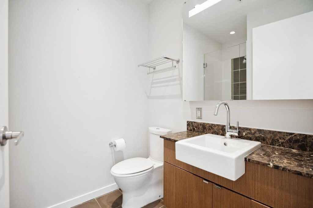 listing image 1101836942953153672