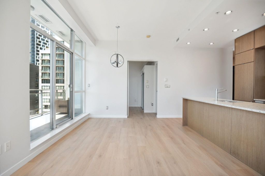 listing image 1104911718241348498