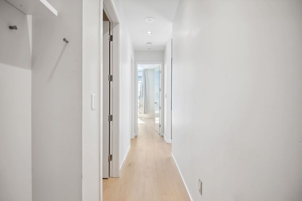 listing image 1104882697850802283