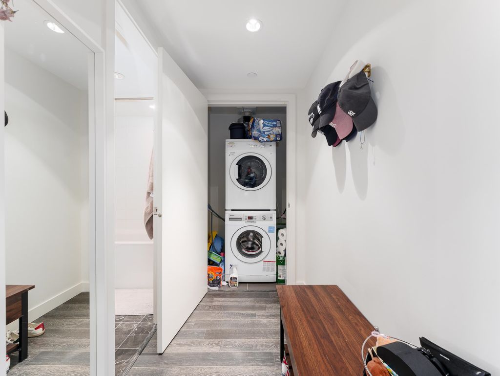 listing image 1109787232319695901