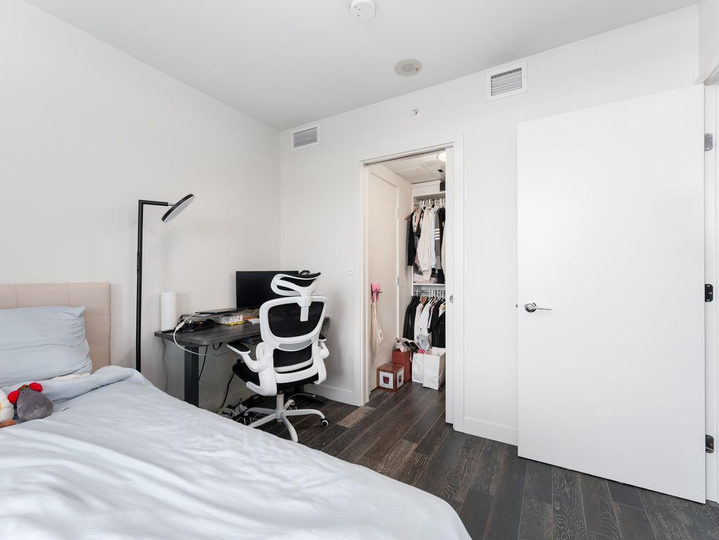listing image 1100470369532260655