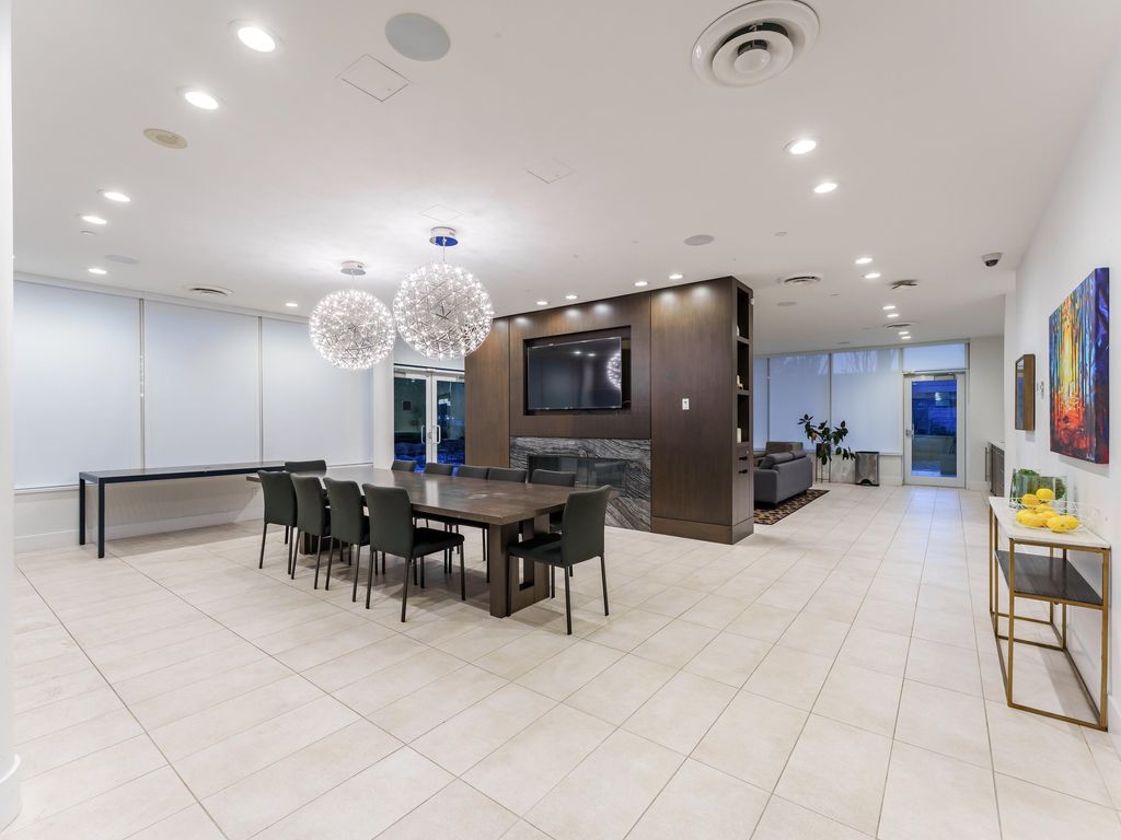 listing image 1100781339849077730