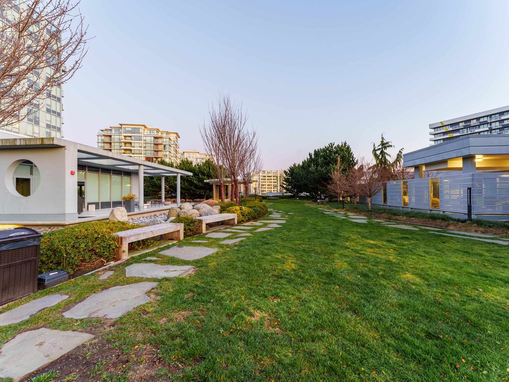 listing image 1102397100465502599