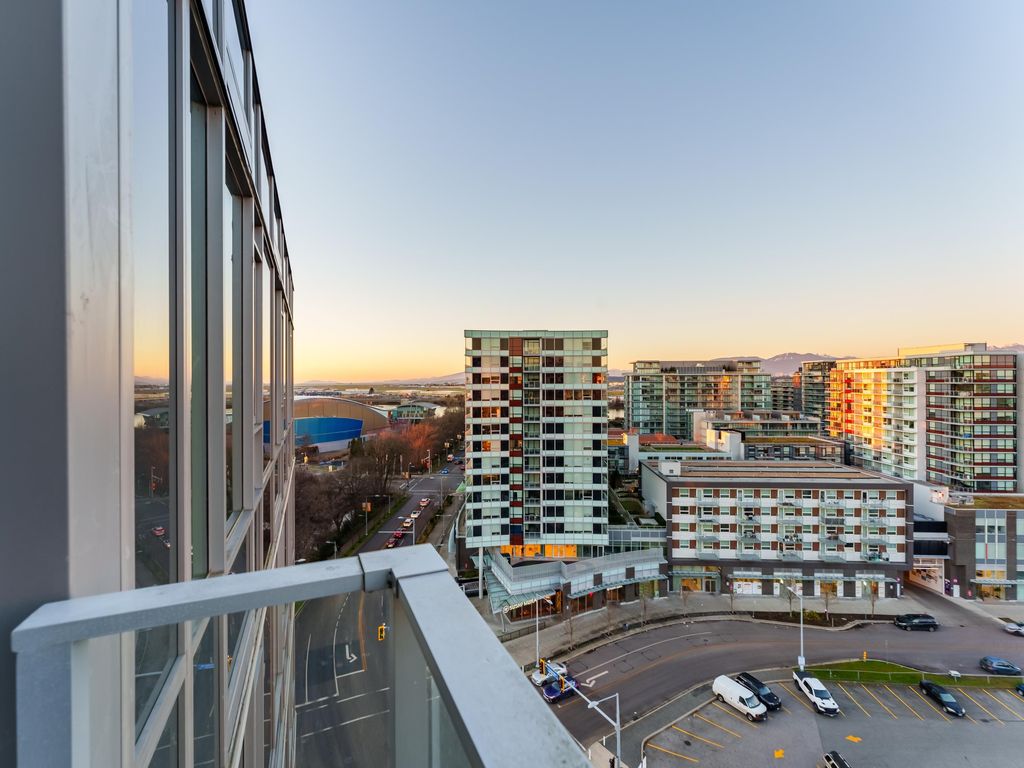 listing image 1106391085988531457