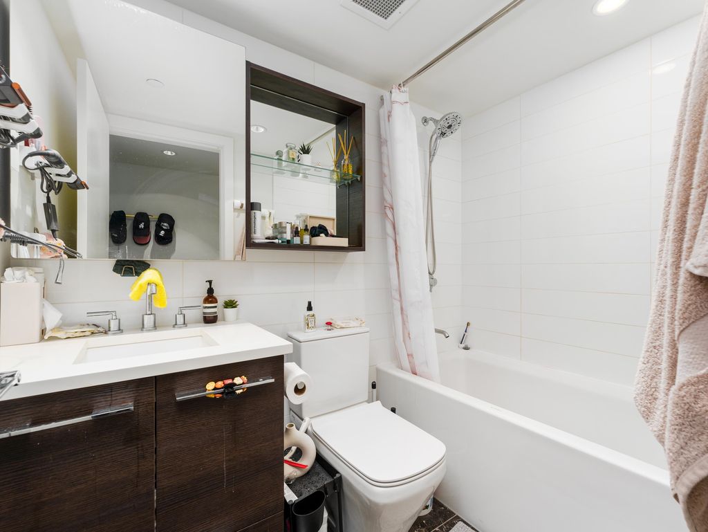 listing image 1103036085193160801
