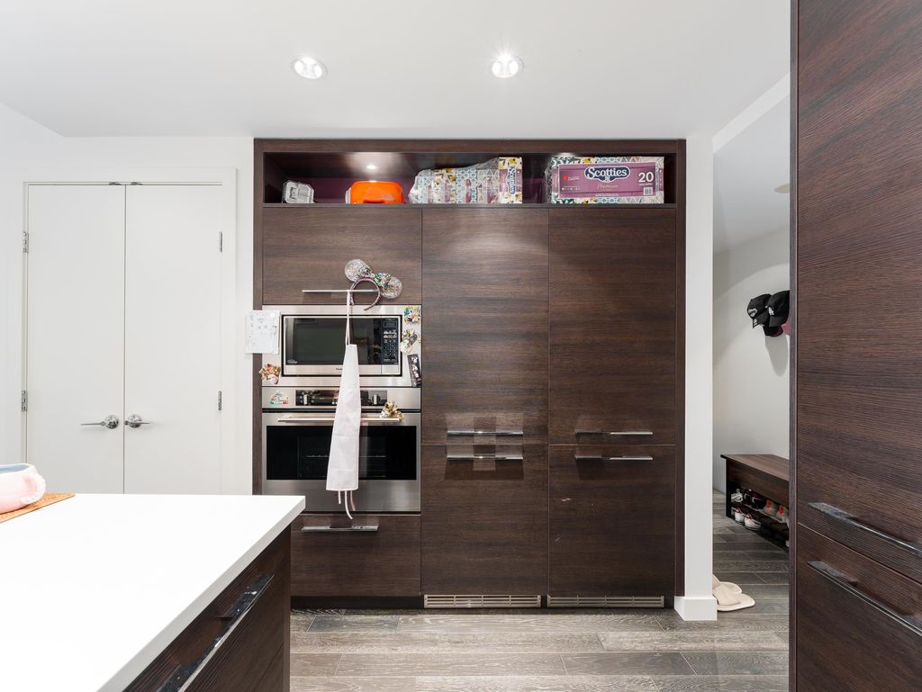listing image 1103957137681645361