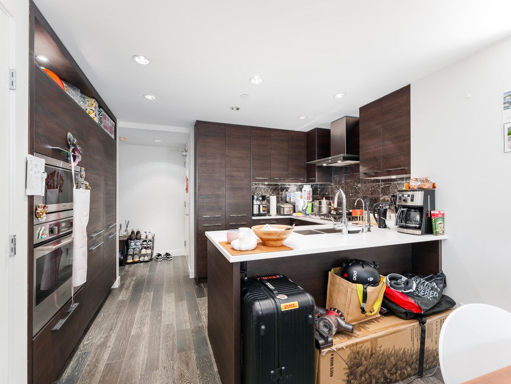 listing image 1101592083118402567